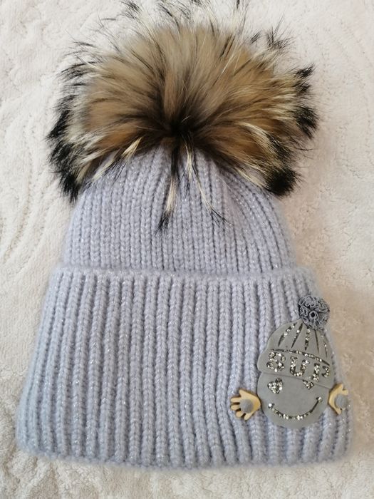 Продам шапки на девочку