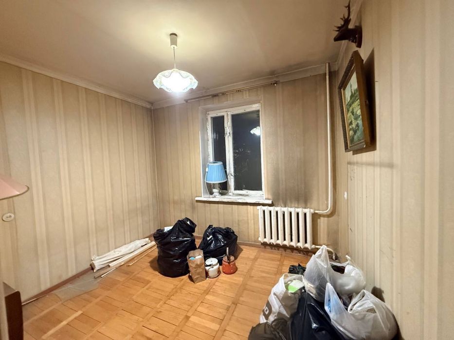 3 комнатная кирпич, площадь 80м2. Ц1