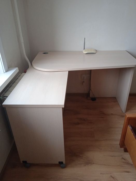 Продам компьютерный стол