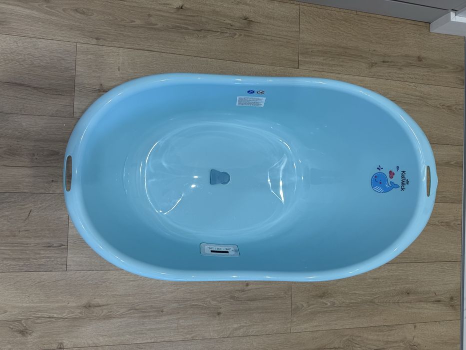 Детская ванночка с сливом и термометром
