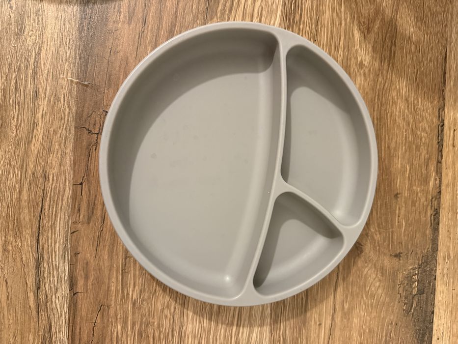 Set farfurie si bavetica din silicon