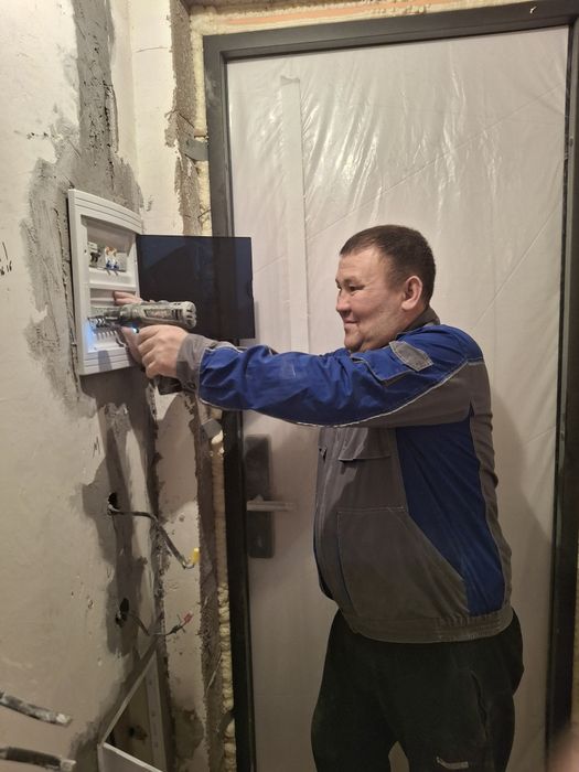 Электрик професионал стаж 15 лет