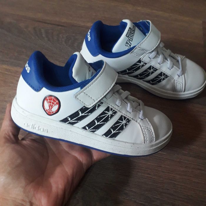 Детски кожени маратонки Adidas