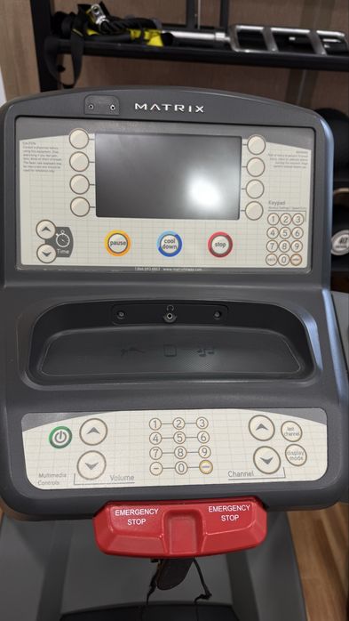 Matrix T1XE беговая дорожка