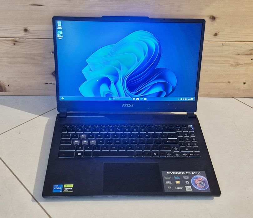 Laptop gaming MSI Cyborg i5 12450H RTX 3050 16GB DDR5