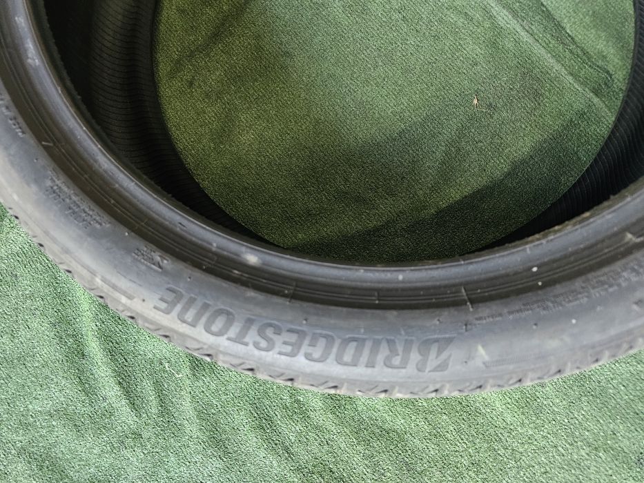 245 40 21 vara bridgestone