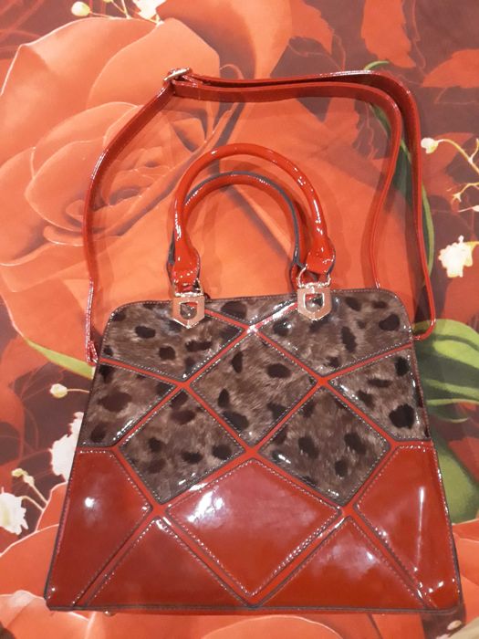 Продавам нови дамски чанти