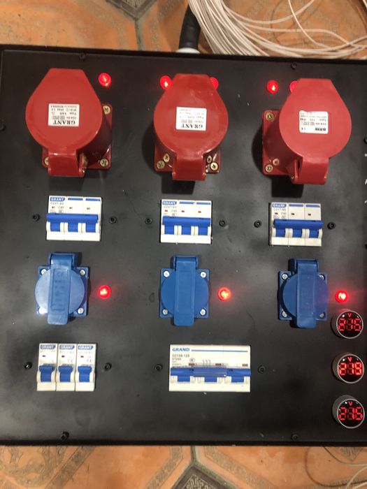 Power box 380V-220V 5-32A