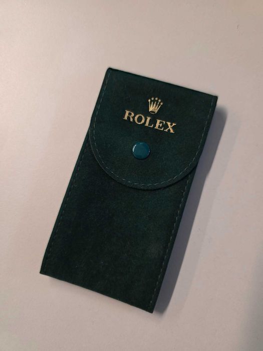 Rolex - два различни травъл кейса