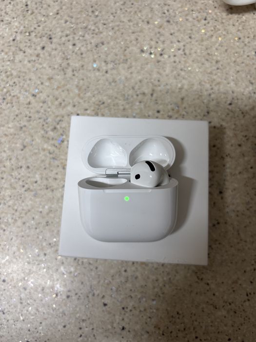 vand airpods 4 fara casca stanga