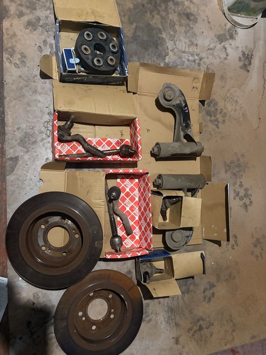 Продаю запчасти на w210