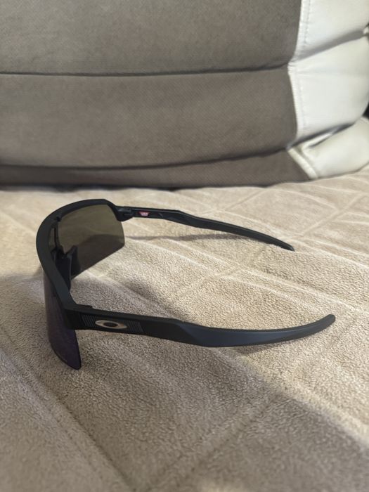Спортни очила Oakley Sutro