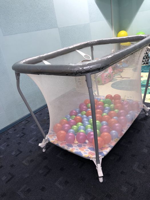 Продам манеж с шариками