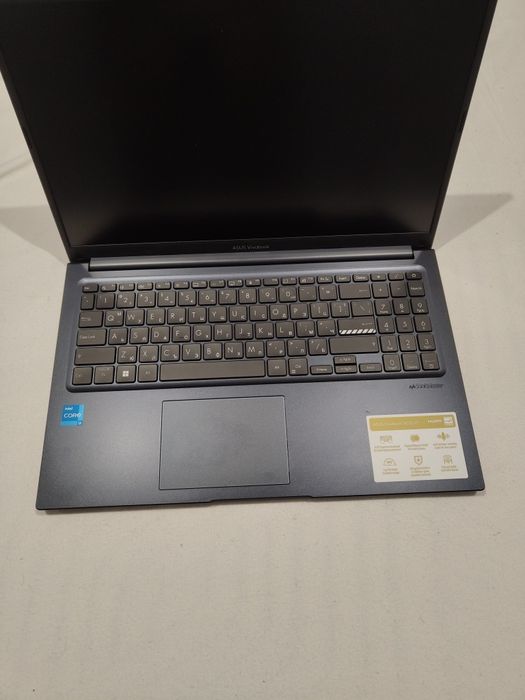 Лаптоп ASUS           .