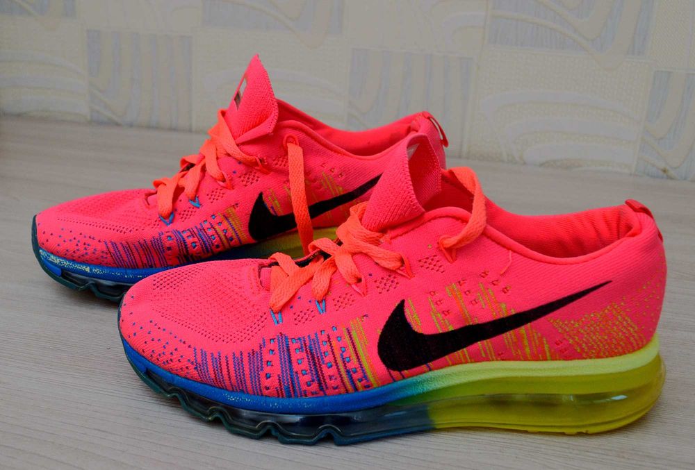 обувь спортивная