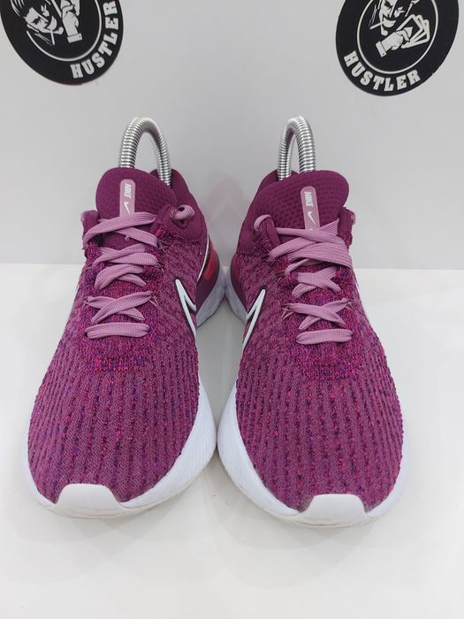 Дамски маратонки NIKE REACT. Номер 36.5