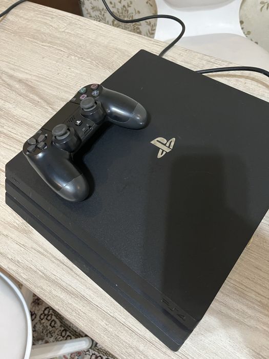 Срочно! PS4 Pro 1 ТБ + игры