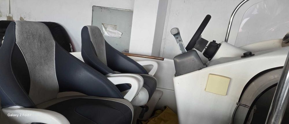 Моторна лодка Quicksilver + двигател 60 HP SUZUKI