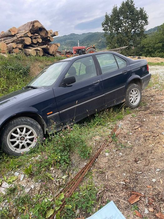 Vând BMW 318 benzina