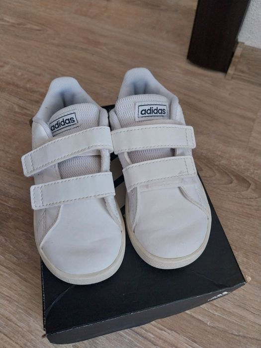 Детски маратонки на адидас