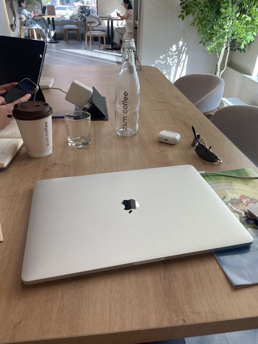 Macbook pro 15 i9 2019