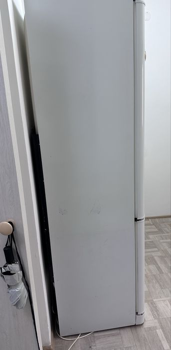 Холодильник Indesit на запчасти