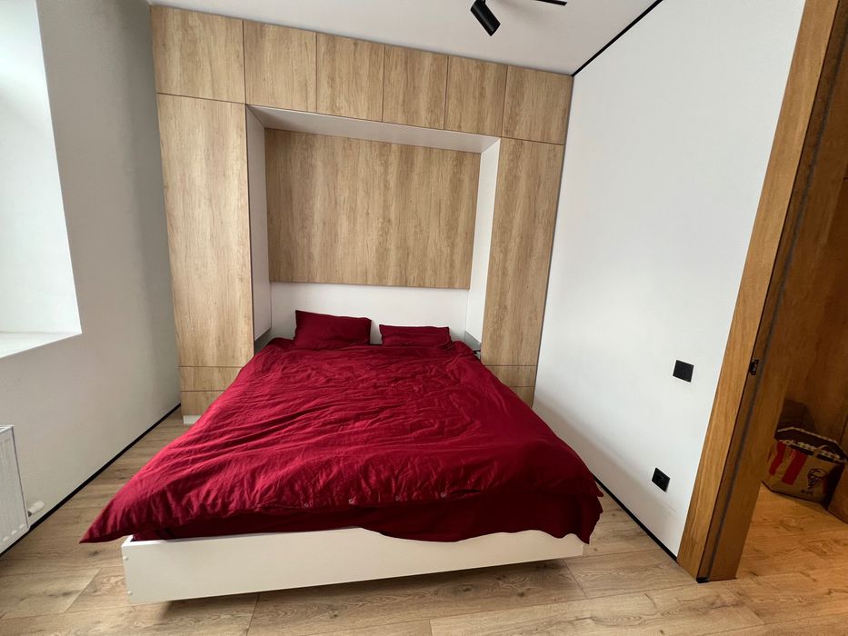 Продам кровать со шкафом комплект