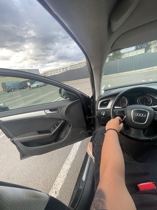 AUDI A4 2010 — imagine 2