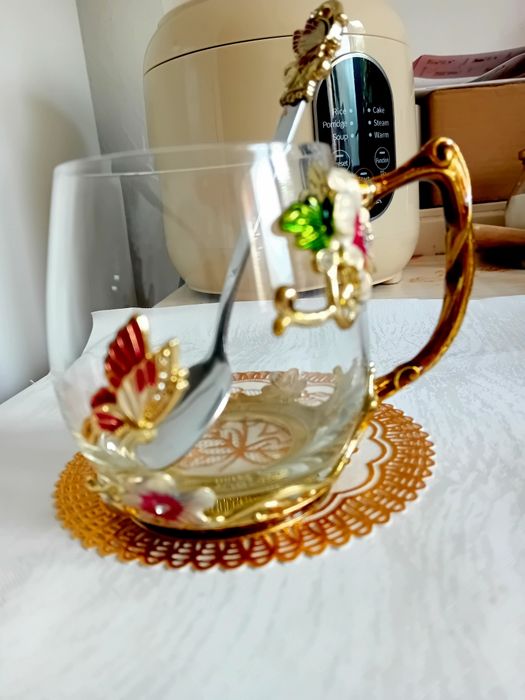 Set cafea: ceașcă și linguriță + suport
