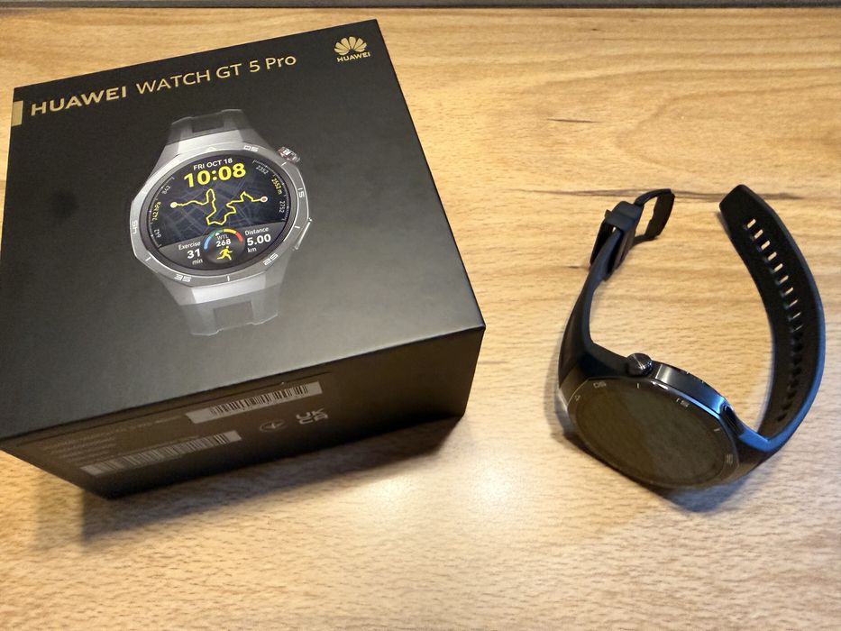 Продавам Huawei watch gt5 pro в гаранция