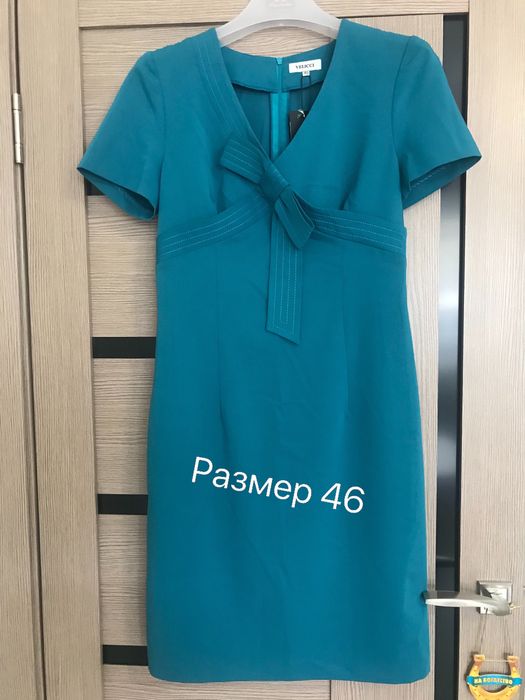 Платья новые с этикетками