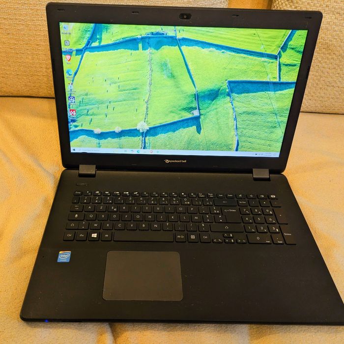 Laptop Packard Bell 17"  cu display mare