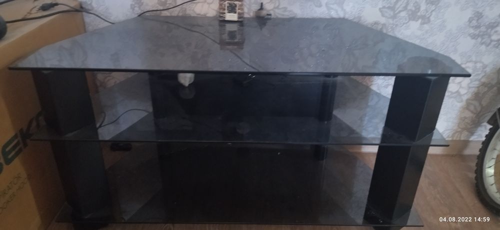 Продам тумбу под телевизор