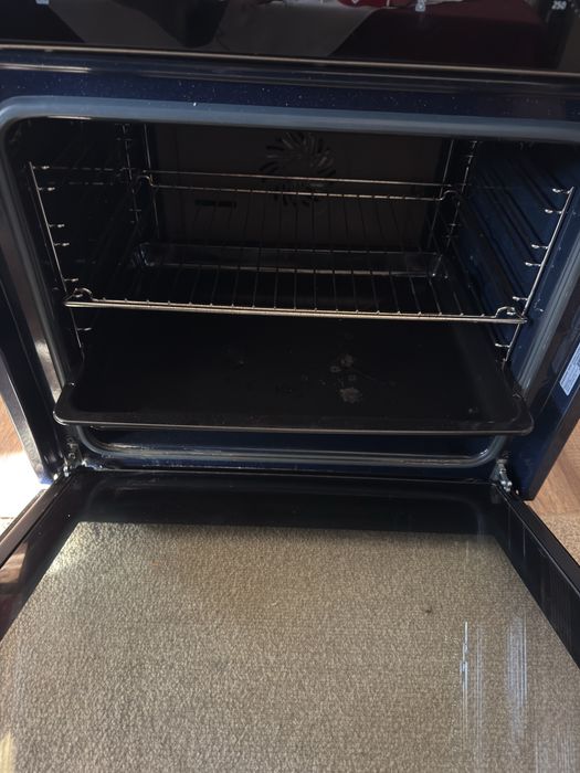 Фурна за вграждане Samsung NV68A1140BK  в гаранция