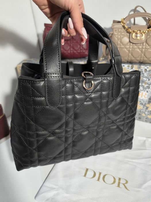Налична чанта Dior Toujours Tote