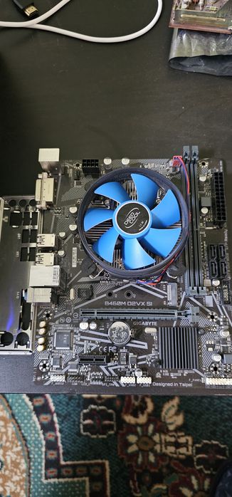 Gigabyte b460m +i3 10100f