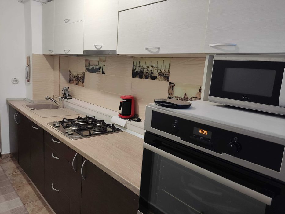 Direct Proprietar. Vand apartament 2 camere semi/mobilat in bloc renovat. Etaj intermediar