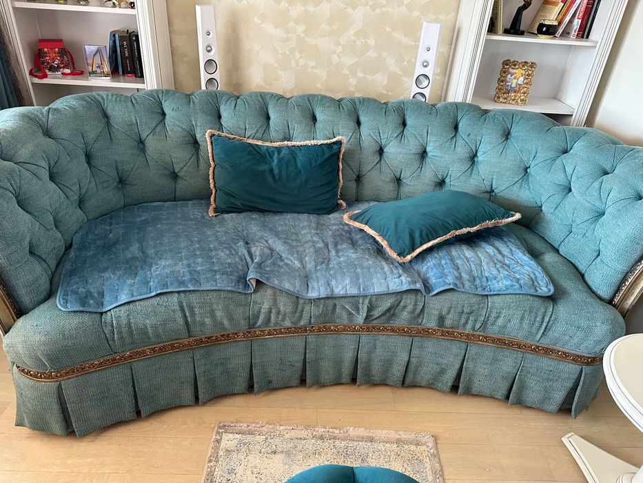 Canapea Chesterfield s  , 2 fotolii  , masa si 6 scaune  total 4000 l,