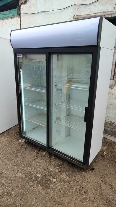 Продам витринный холодильник