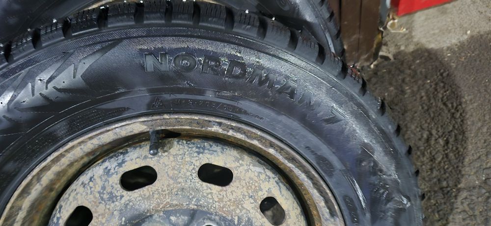 Продам шины зимние  с дисками