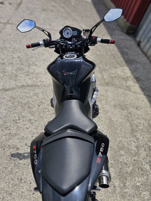 Kawasaki Z750 cu ABS, 2007,34500km, evacuare Mivv, accesorii Rizoma, carnet service