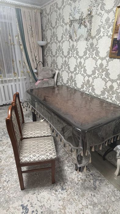 Продаются стол и стулья