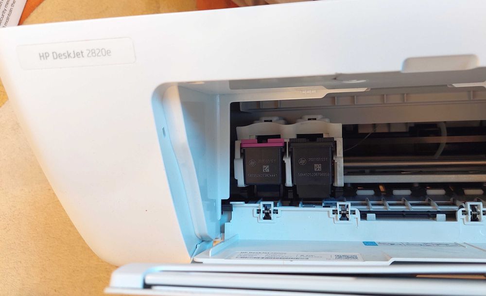 HP DeskJet 2820e All-in-One NOUA la cutie