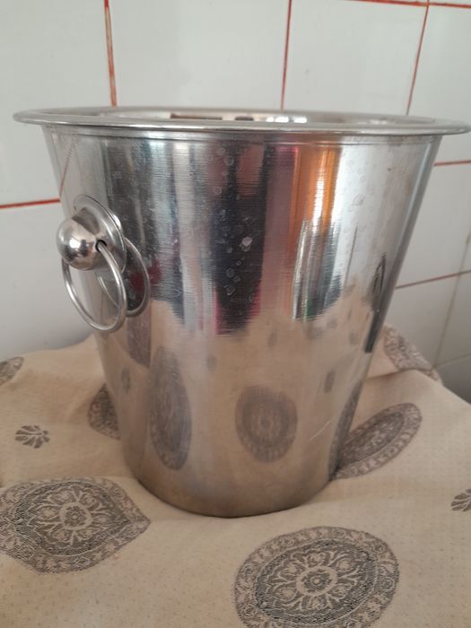 Шейкър,барови чащи и цедка,термо чаши за фризер