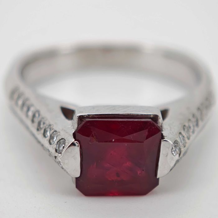 Inel aur 14k cu diamante si rubin 2.31ct