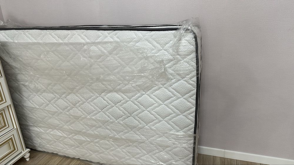 Кровать с ортопедическим матрасом