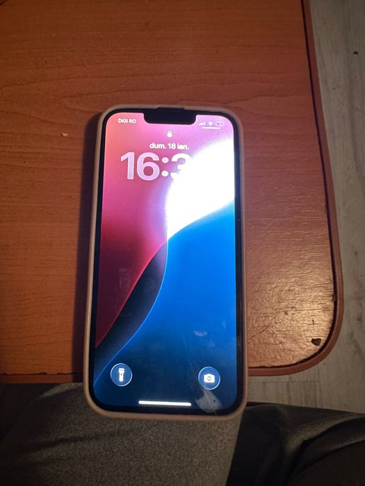IPhone 13 , cu husa inclusă
