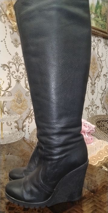 Фирменные сапожки 35 и 37 размеры