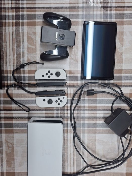 Nintendo Switch Oled+Zelda Botw и Pokemon Sp