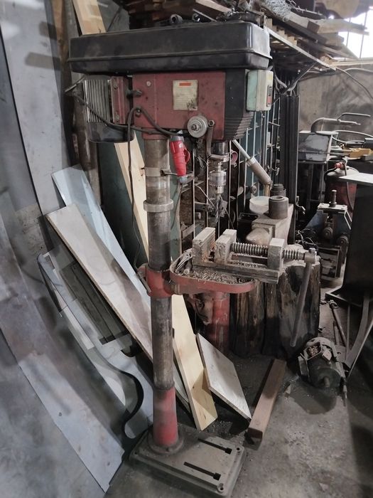 Станок. Сверлильный